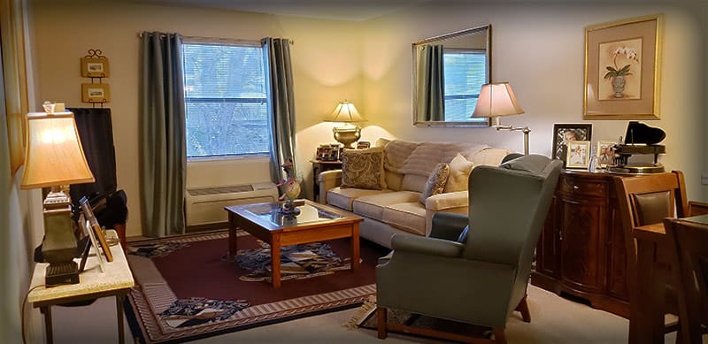 Independent living Room at Charter Senior Living of Rockford